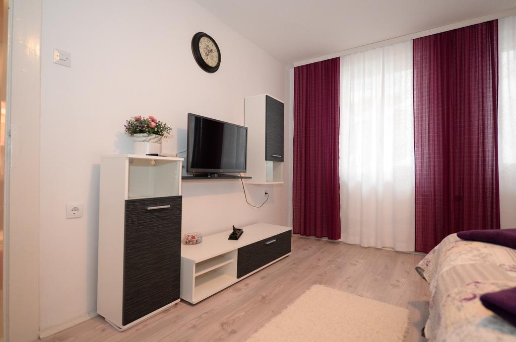 Madea Apartment 36 Novi Sad Bilik gambar